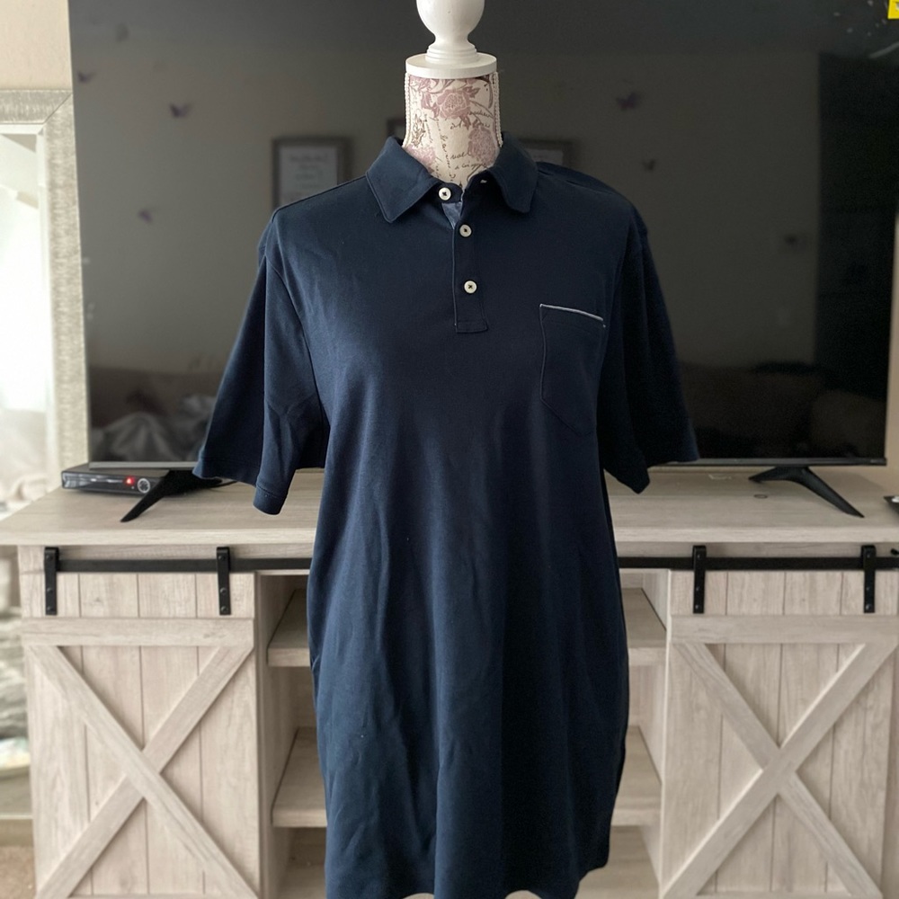Men’s polo size large